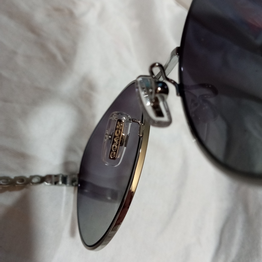 Coach sunglasses - Picture 6 of 7